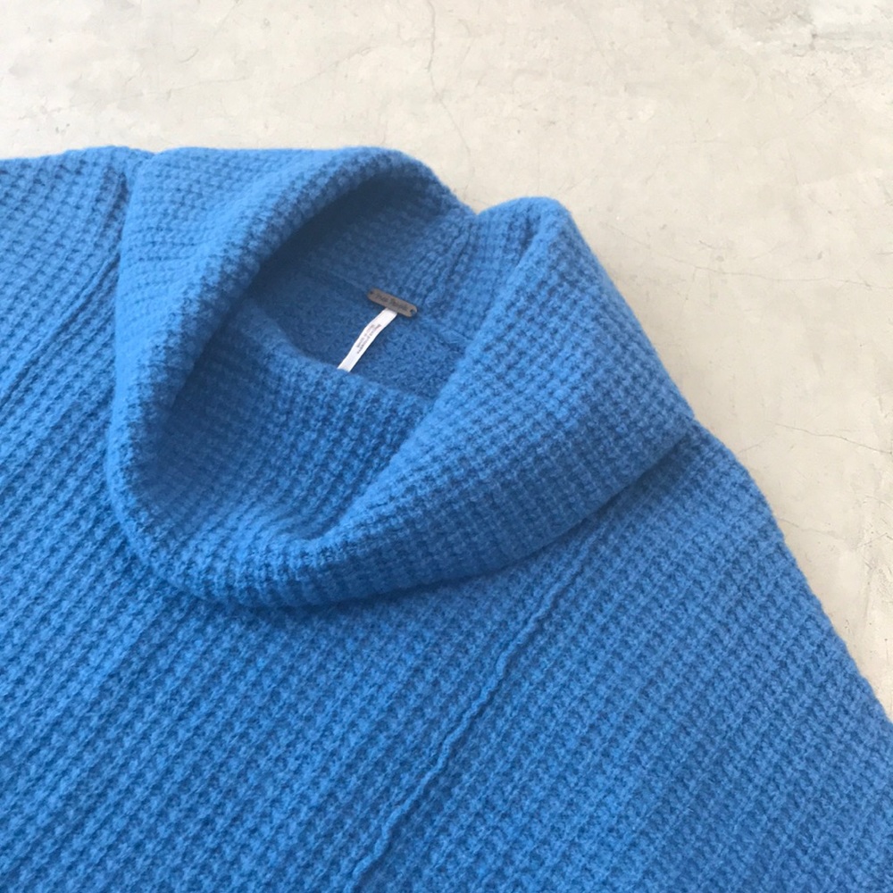 Free People Oversized Sweater Blue Cowl size XS-M